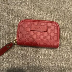 Gucci Red Embossed Guccissima Leather Zip Coin Case